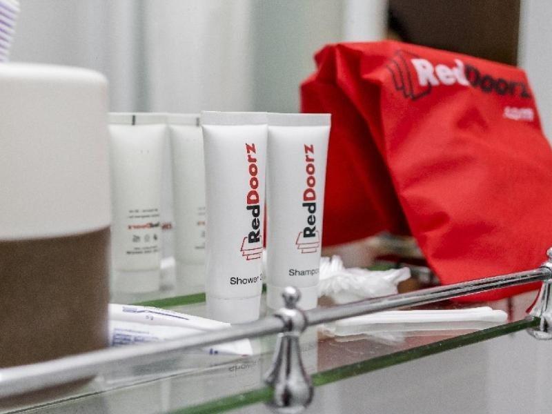 Reddoorz Plus Near Plaza Blok M Jakarta Kültér fotó