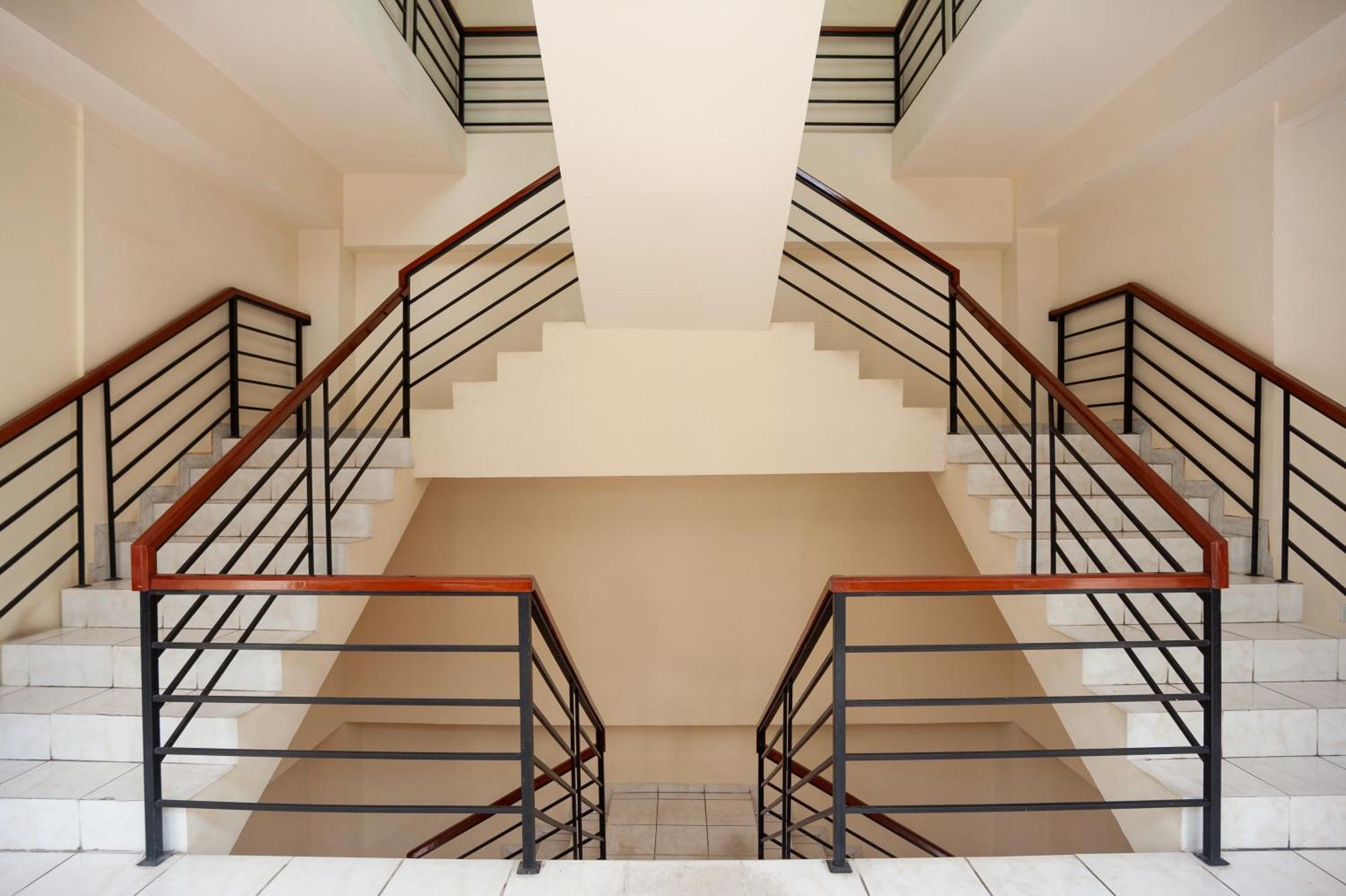 Reddoorz Plus Near Plaza Blok M Jakarta Kültér fotó